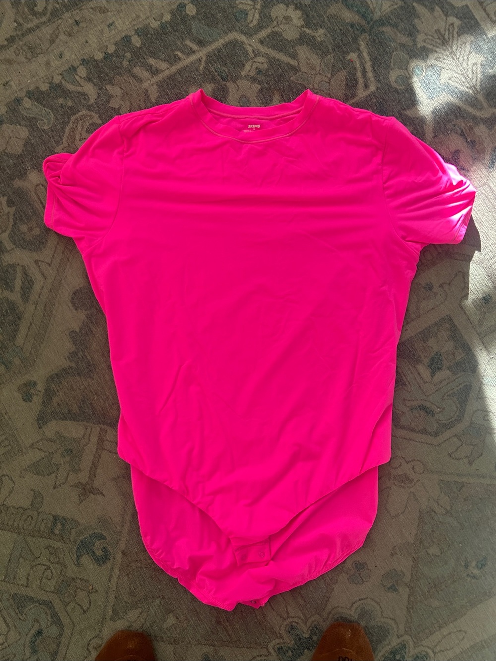 Women’s Skims Hot Pink Short Sleeve Performance Top